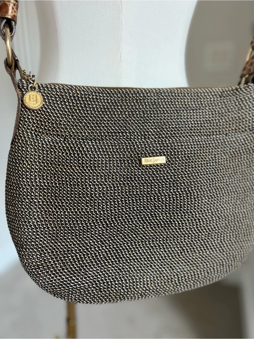 Eric Javits Brown Beige Woven Shoulder Bag Medium Crescent Zip Top Inner Pockets